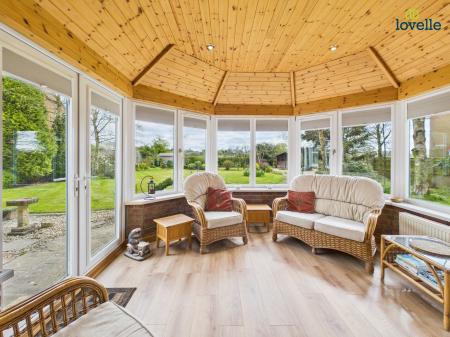 4 bedroom Detached house for sale in Springfields, Tealby, LN8