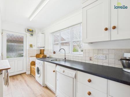 4 bedroom Detached house for sale in Springfields, Tealby, LN8