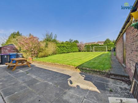 4 bedroom Detached house for sale in Lincoln Drive, Caistor, LN7