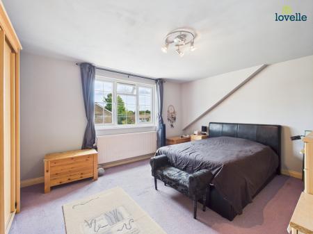 4 bedroom Detached house for sale in Dovecote, Middle Rasen, LN8