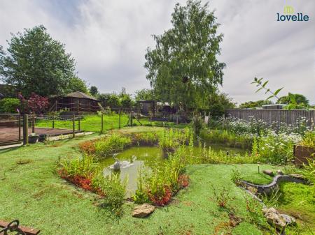 4 bedroom Detached bungalow for sale in Kirmond Road, Binbrook, LN8