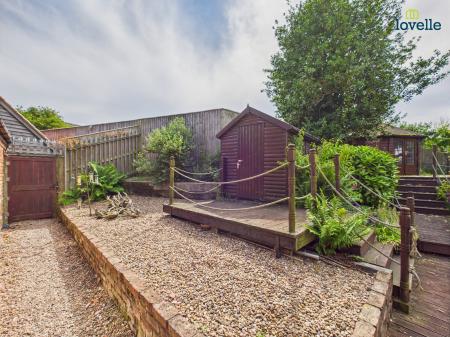 4 bedroom Detached bungalow for sale in Kirmond Road, Binbrook, LN8