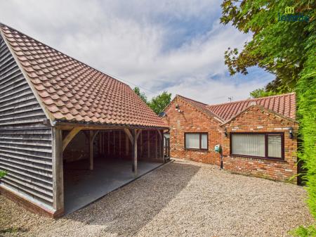 4 bedroom Detached bungalow for sale in Kirmond Road, Binbrook, LN8