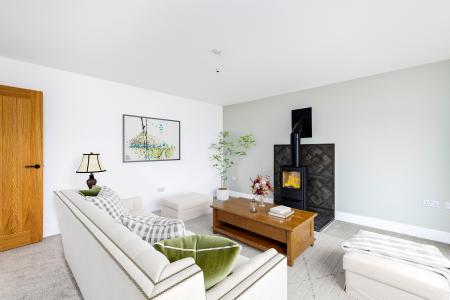 5 bedroom Detached house to let in Thornton Road, North Owersby, LN8