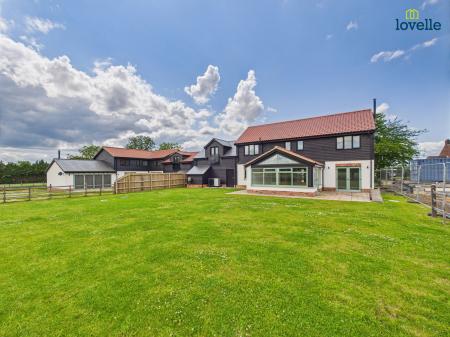 5 bedroom Detached house to let in Thornton Road, North Owersby, LN8