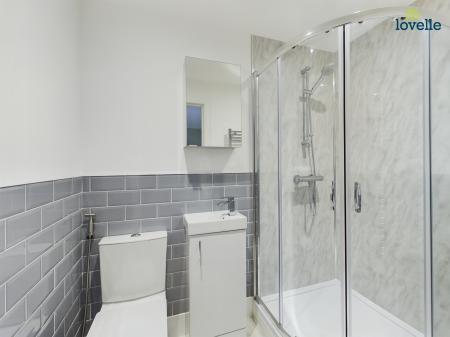 5 bedroom Detached house to let in Thornton Road, North Owersby, LN8