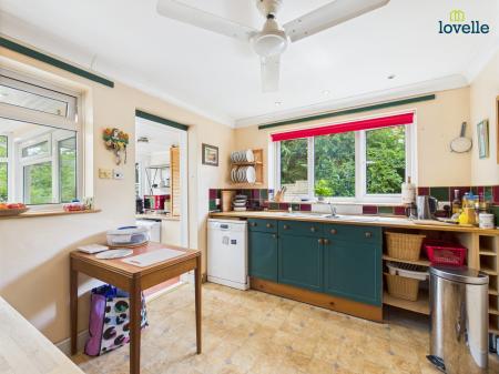 3 bedroom Detached bungalow for sale in St Marys Lane, Binbrook, LN8