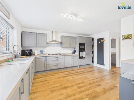 4 bedroom Detached house for sale in Lapwing Close, Market Rasen, LN8