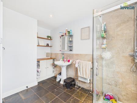 3 bedroom Detached bungalow for sale in Spridlington Road, Faldingworth, LN8