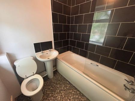 3 bedroom End of terrace house to let in Windsmoor Road, Brookenby, LN8
