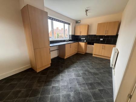 3 bedroom End of terrace house to let in Windsmoor Road, Brookenby, LN8