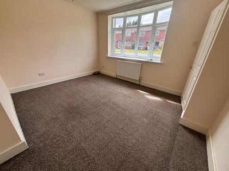 3 bedroom End of terrace house to let in Windsmoor Road, Brookenby, LN8