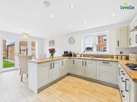 4 bedroom Detached house for sale in Southwold Road, Market Rasen, LN8