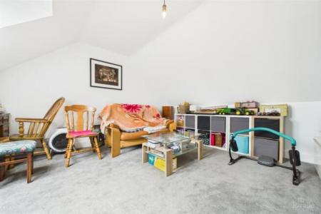 6 bedroom Detached house to let in Coxes Meadow, Ulceby, DN39