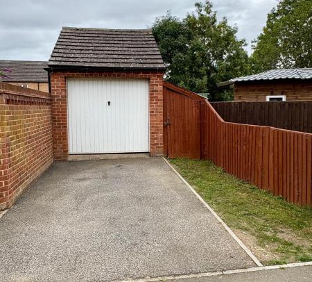 4 bedroom Detached house to let in Northfield Road, Welton, LN2