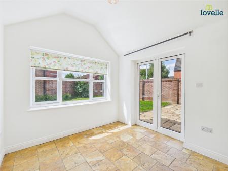 4 bedroom Detached house to let in Northfield Road, Welton, LN2