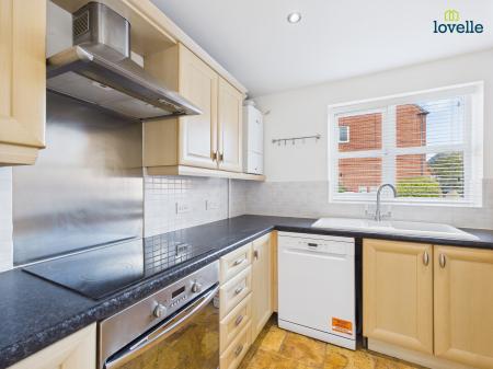 4 bedroom Detached house to let in Northfield Road, Welton, LN2