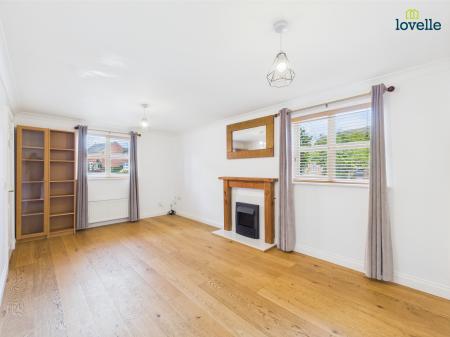 4 bedroom Detached house to let in Northfield Road, Welton, LN2