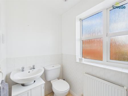 4 bedroom Detached house to let in Northfield Road, Welton, LN2