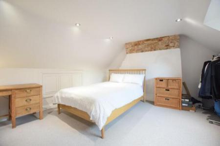 2 bedroom Terraced House to let in Church Street, Caistor, LN7
