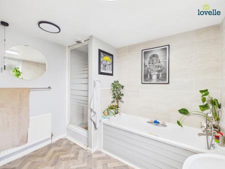 2 bedroom Semi-detached house for sale in Lincoln Road, Brookenby, LN8