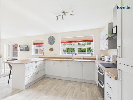 4 bedroom Detached house for sale in Mallard Way, Market Rasen, LN8
