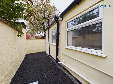 2 bedroom Terraced House to let in Willingham Road, Market Rasen, LN8