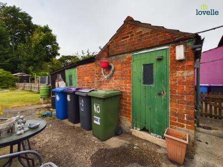 2 bedroom Terraced House to let in Waterloo Street, Market Rasen, LN8