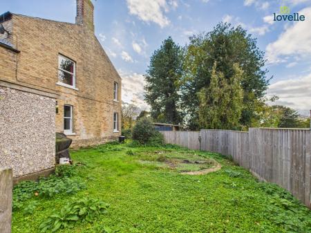 4 bedroom Detached house for sale in South Dale, Caistor, LN7