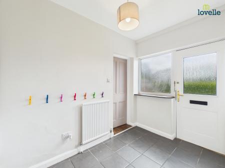 3 bedroom Detached house to let in Gainborough Road, Middle Rasen, LN8