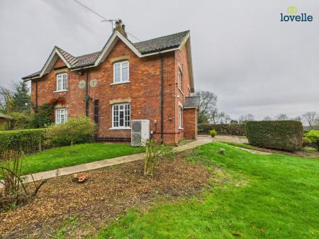 3 bedroom Semi-detached house to let in Market Rasen Road, Holton Le Moor, LN7