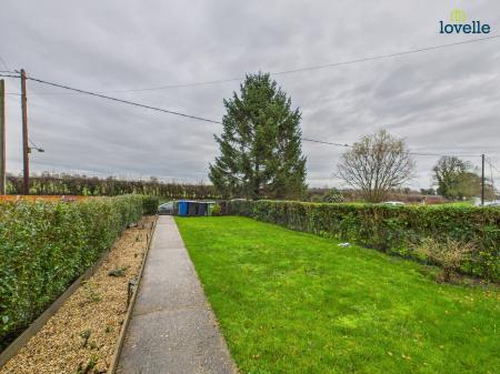 3 bedroom Terraced House to let in Fen Road, Owmby by Spital, LN8