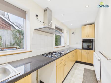 4 bedroom Detached bungalow to let in Castle Hill, Caistor, LN7