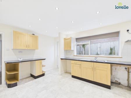 4 bedroom Detached bungalow to let in Castle Hill, Caistor, LN7