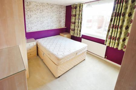 3 bedroom Semi-detached house for sale in Chestnut Road, North Hykeham, LN6