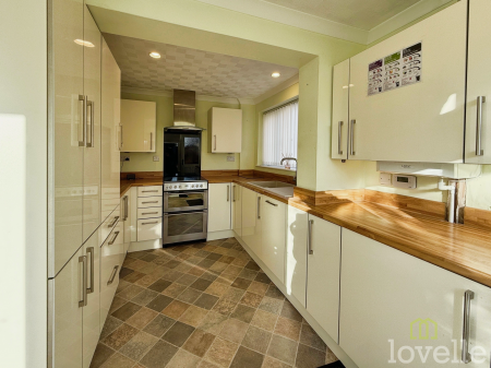 3 bedroom Semi-detached house for sale in Chestnut Road, North Hykeham, LN6