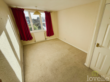 3 bedroom Semi-detached house for sale in Chestnut Road, North Hykeham, LN6