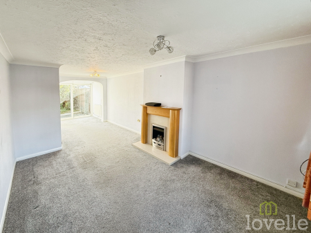 3 bedroom Semi-detached house for sale in Chestnut Road, North Hykeham, LN6