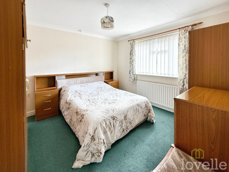 3 bedroom Detached bungalow for sale in Church Street, Carlton-le-Moorland, LN5