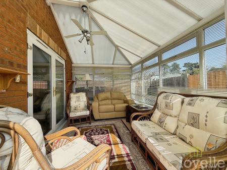 3 bedroom Detached bungalow for sale in Davys Lane, Bracebridge Heath, LN4