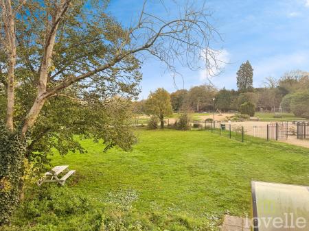 2 bedroom Flat for sale in Home Grange, Boultham Park Road, Lincoln, LN6