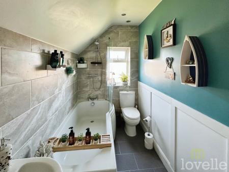 3 bedroom Semi-detached house for sale in Main Avenue, Bracebridge Heath, LN4