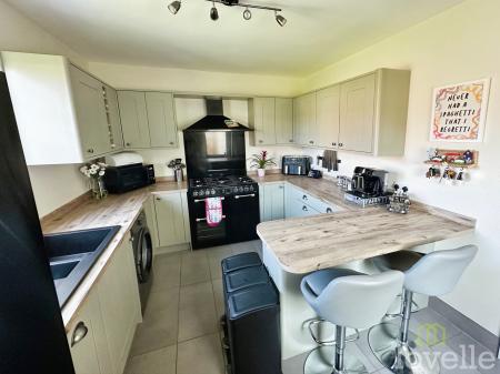3 bedroom Semi-detached house for sale in Main Avenue, Bracebridge Heath, LN4