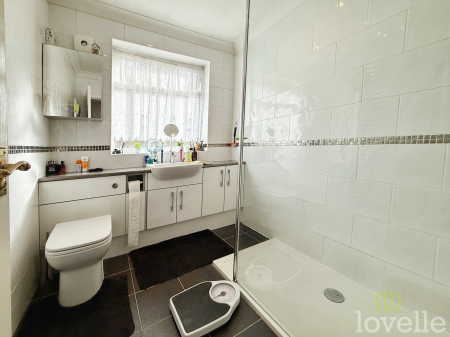 2 bedroom Detached bungalow for sale in Redwood Drive, Waddington, LN5