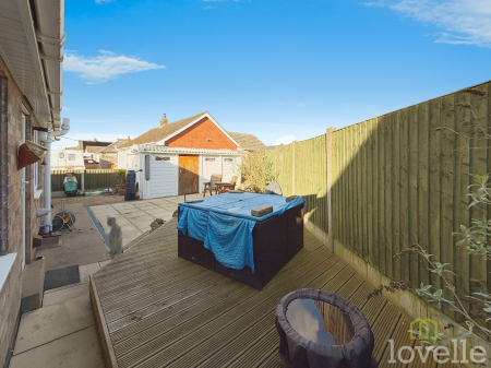 2 bedroom Detached bungalow for sale in Redwood Drive, Waddington, LN5
