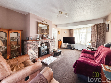 2 bedroom Detached bungalow for sale in Redwood Drive, Waddington, LN5