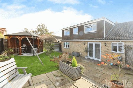 4 bedroom Bungalow for sale in Skerries Close, North Hykeham, LN6