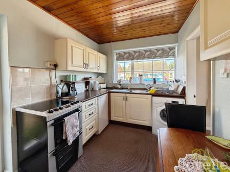 2 bedroom Detached bungalow for sale in St Hilarys Close, North Hykeham, LN6