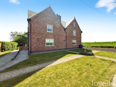 6 bedroom Detached house for sale in Wood Farm Cottages, Lincoln, LN1