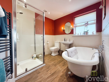 6 bedroom Detached house for sale in Wood Farm Cottages, Lincoln, LN1